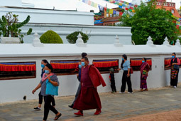 Boudhanath stupa        27°43'18